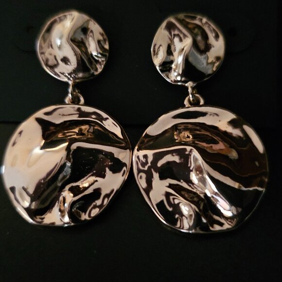 NWT WHBM GOLD TONED DANGLE PIERCED EARRINGS with SECURE and STYLISH LIFTER BACKS - Picture 4 of 15